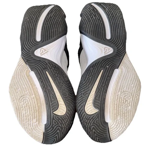 Nike Giannis Immortality Men's Basketball Sneakers Black/White Size 7.5 GUC - Picture 5 of 12